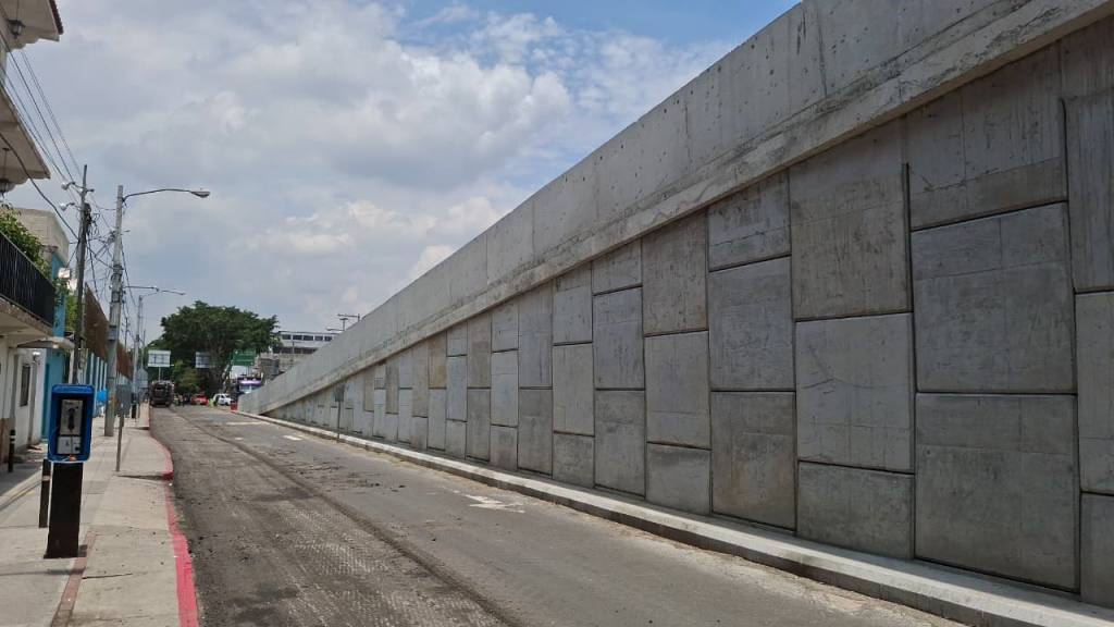 Así avanzan los trabajos en el desnivel de Calzada Roosevelt | Alex Meoño