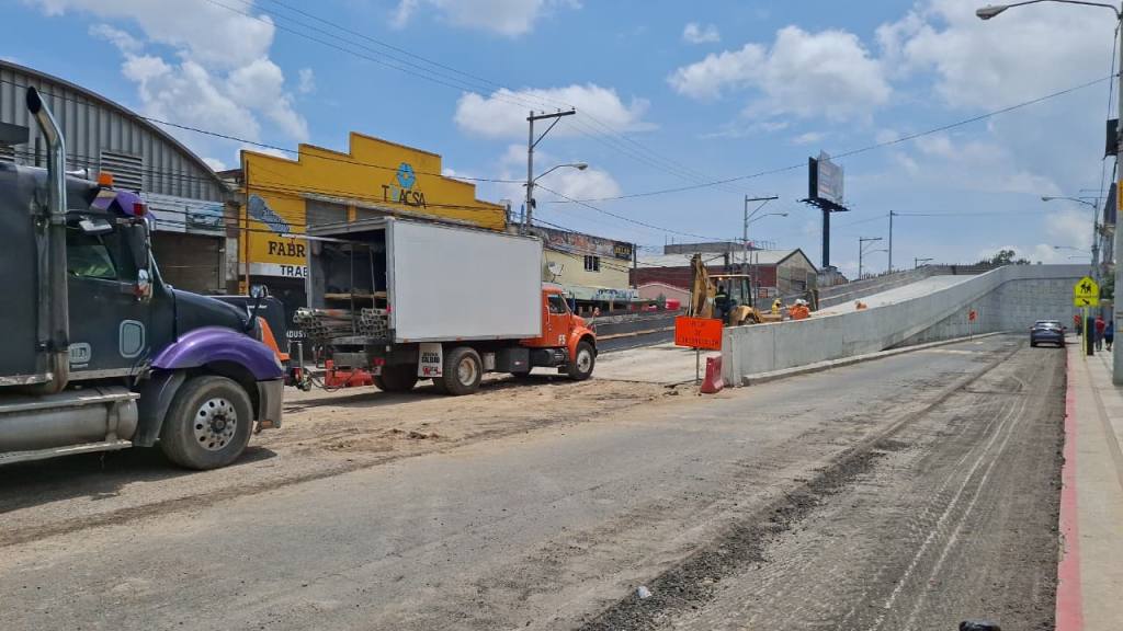 Así avanzan los trabajos en el desnivel de Calzada Roosevelt | Alex Meoño