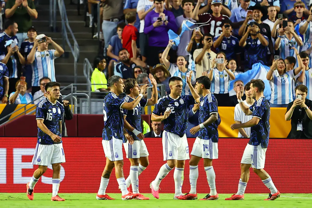 Selección de Argentina celebrando ante Honduras 