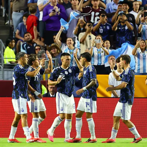 Selección de Argentina celebrando ante Honduras 