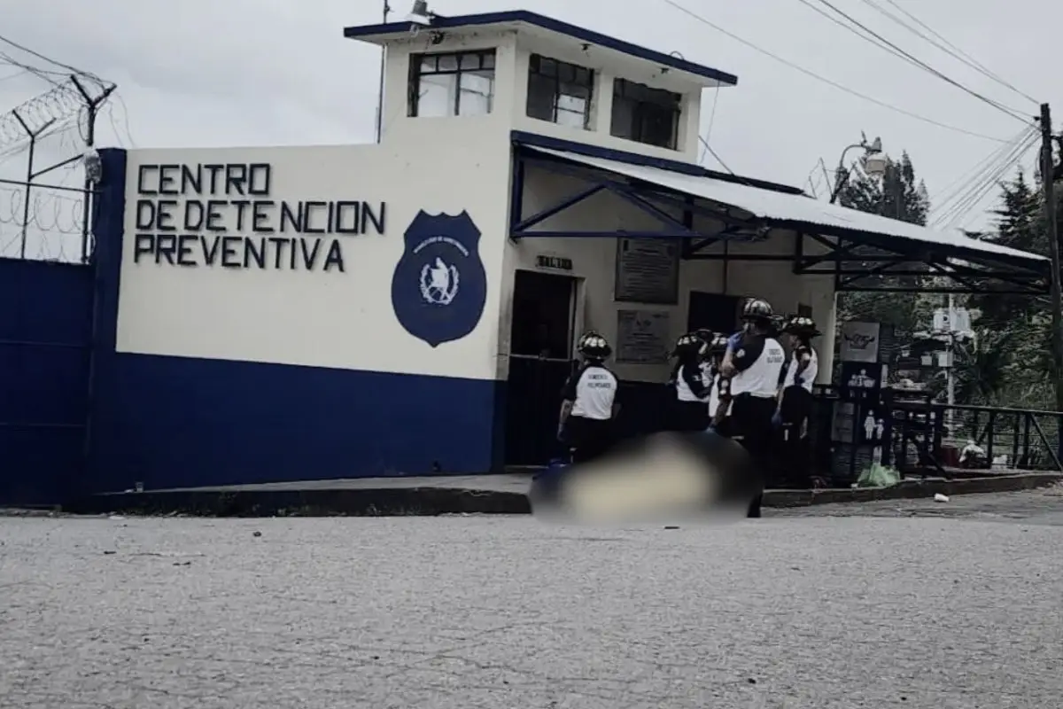 El ataque armado convocó a los Bomberos Voluntarios., Bomberos Voluntarios.