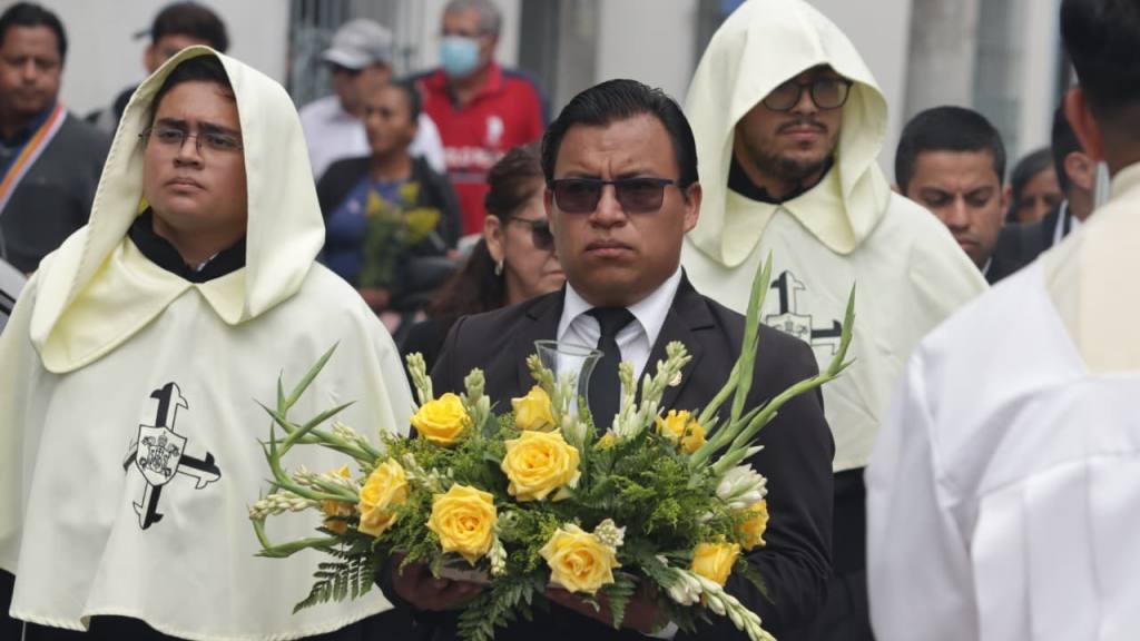 Devotos llevan el mensaje de Cristo en el Corpus Christi | Alex Meoño
