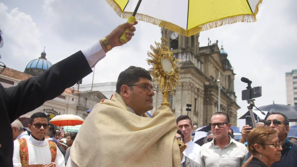 Guatemaltecos conmemoran el Corpus Christi | Omar Solís/EU
