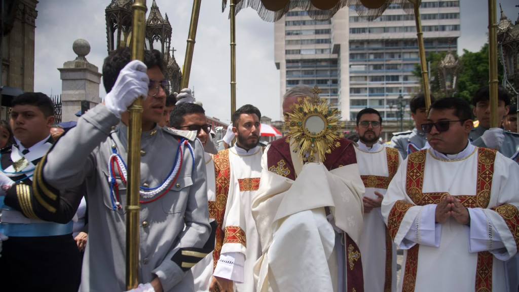 Guatemaltecos conmemoran el Corpus Christi | Omar Solís/EU
