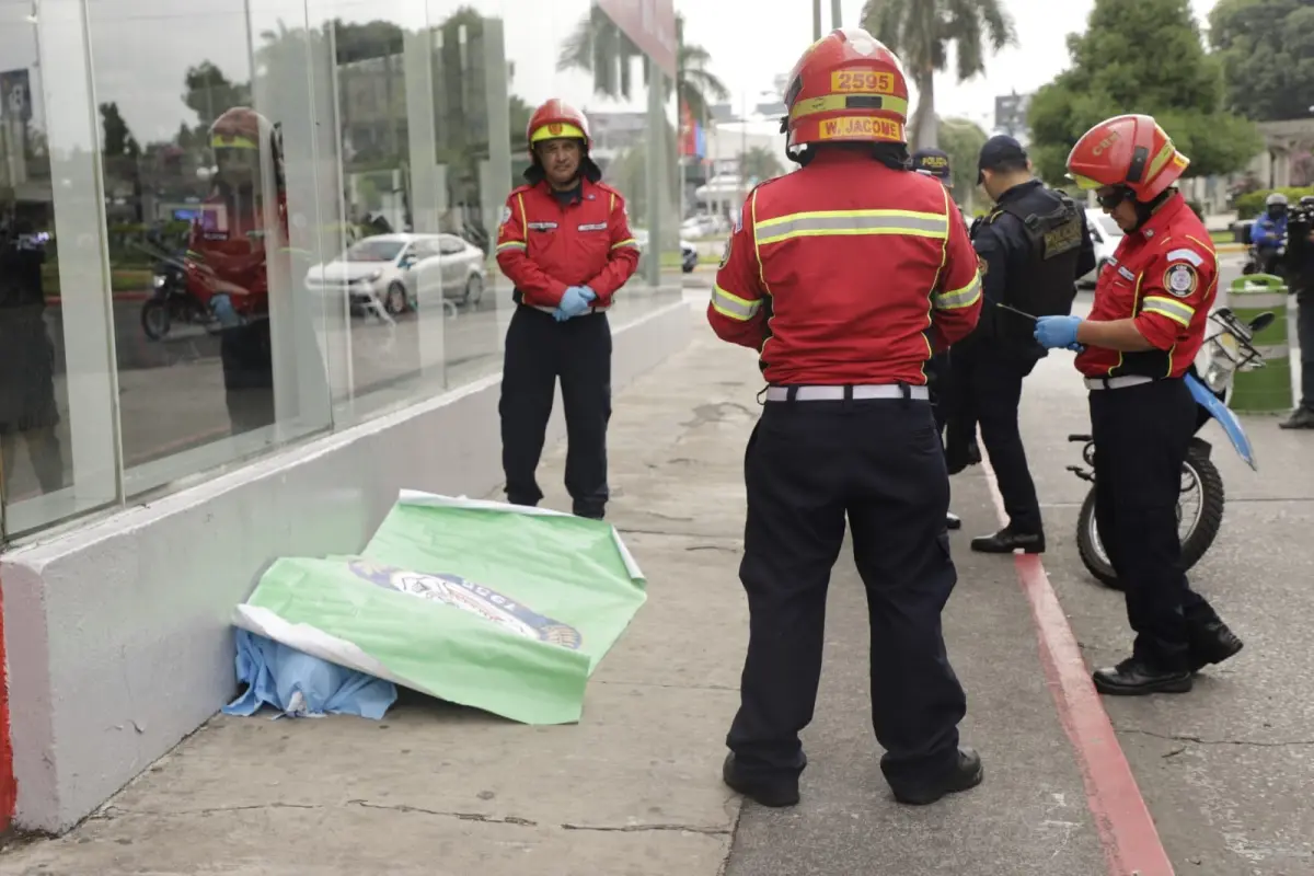., Bomberos Municipales