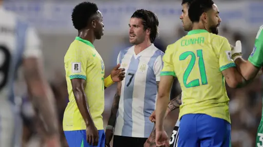 Adidas-Nike, el otro partido del Mundial 2026