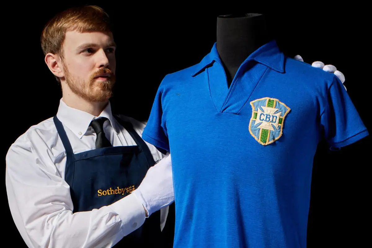La histórica camiseta que Pelé utilizó en la final del Mundial de 1958 saldrá a subasta en Nueva York - EFE