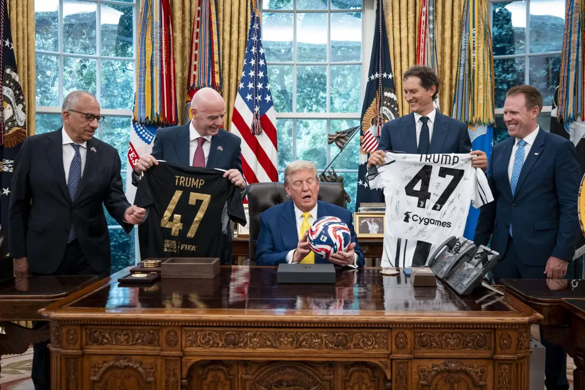 Trump junto con el presidente de la FIFA, EFE