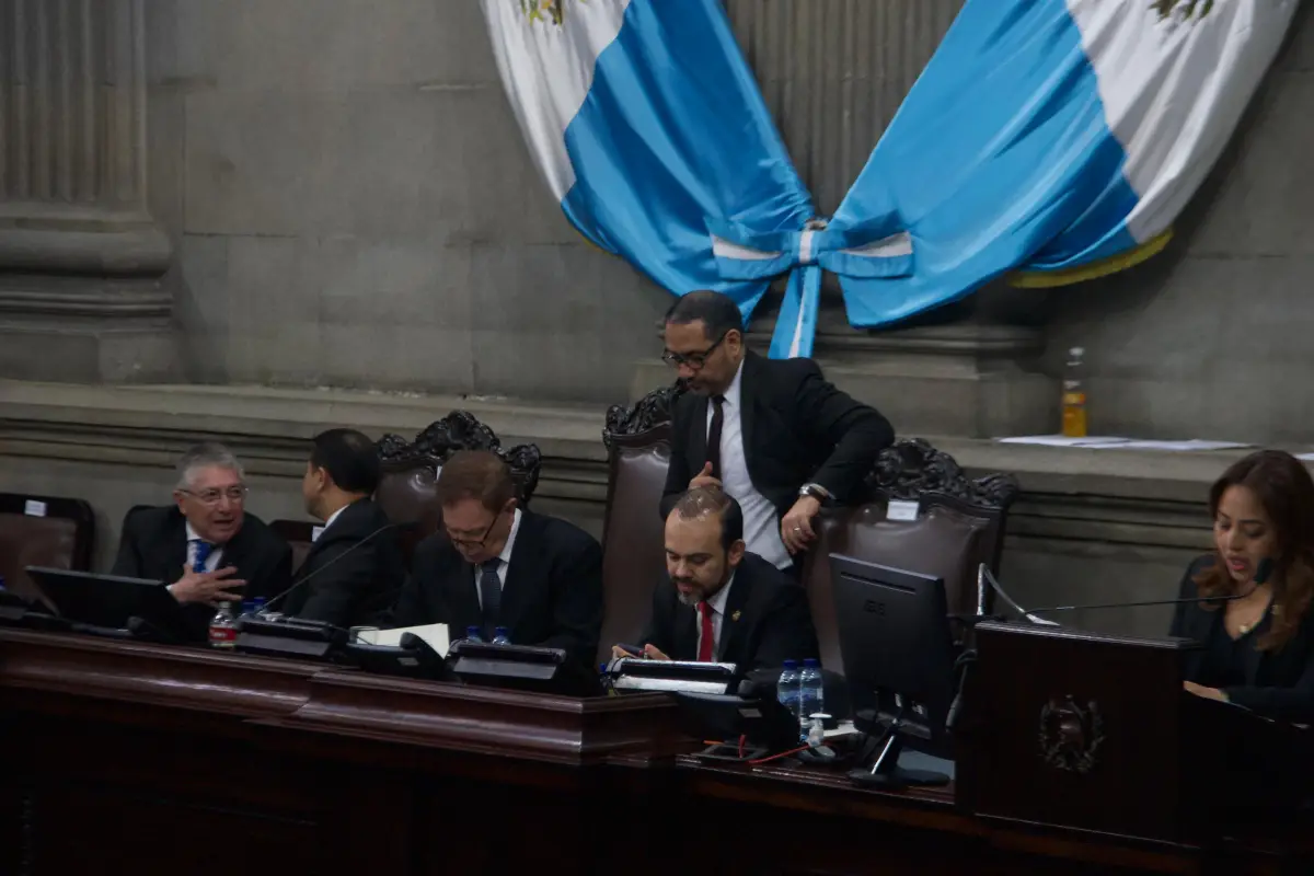 Congreso durante discusión de ley de lavado, Omar Solís