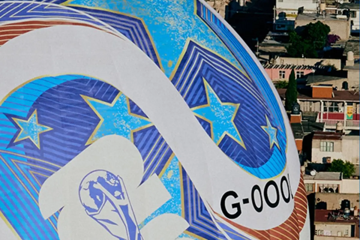 Trionda, el balón oficial del Mundial 2026, sobrevoló la Ciudad de México, FIFA