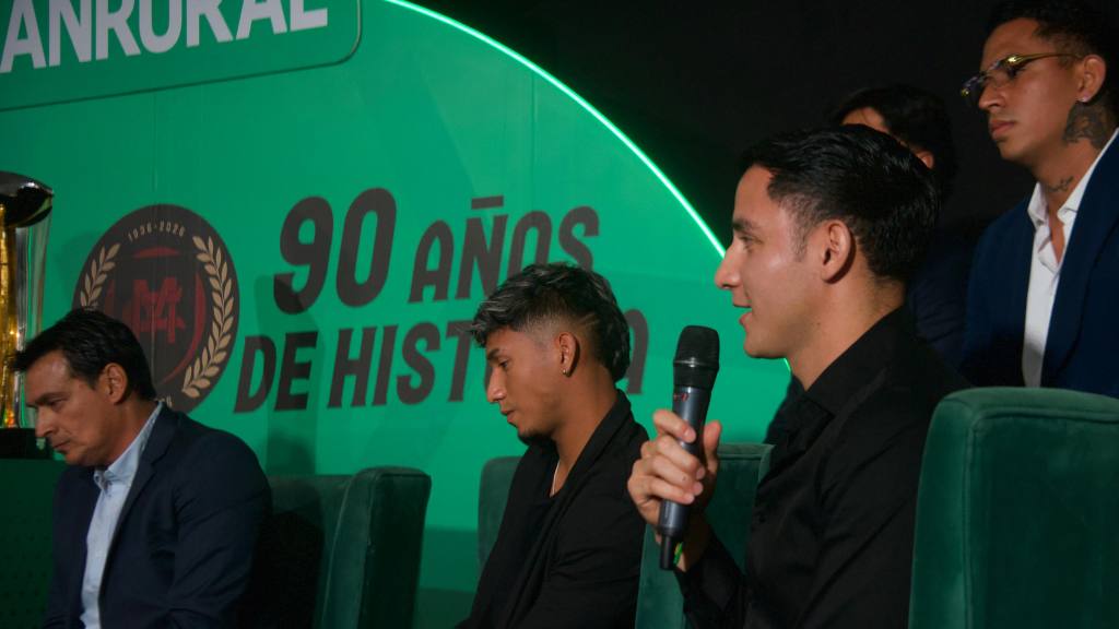 Banrural reconoce a Municipal por su 90 aniversario  | Omar Solís