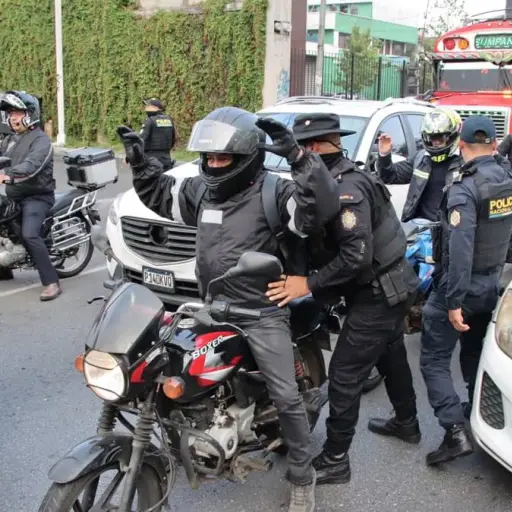 Diligencias en la calzada Roosevelt como parte del 