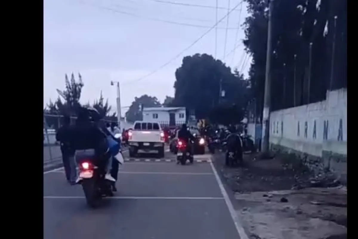 Uno de los puntos bloqueados en Santa Elena Barillas., Medios locales