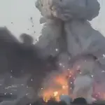 Impactante explosión en fábrica de fuegos artificiales en Malta. ,Captura de pantalla video de X.