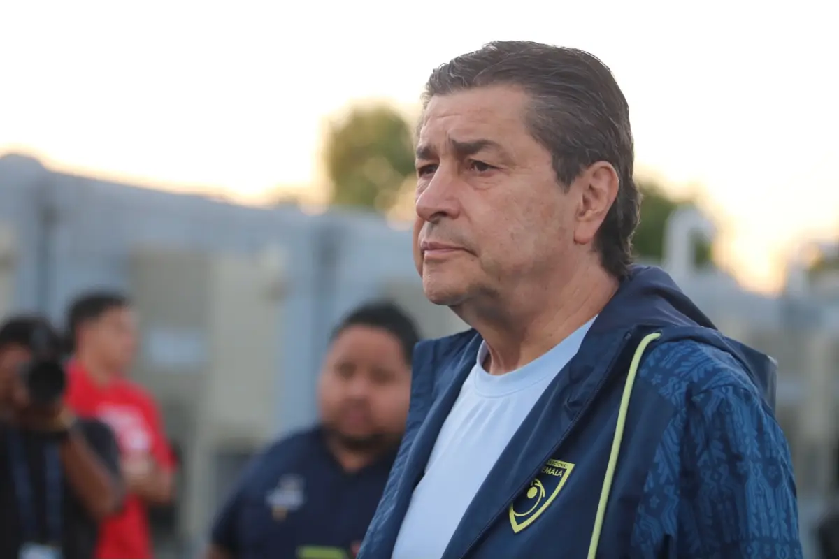 Luis Fernando Tena, técnico de la Selección de Guatemala - FFG