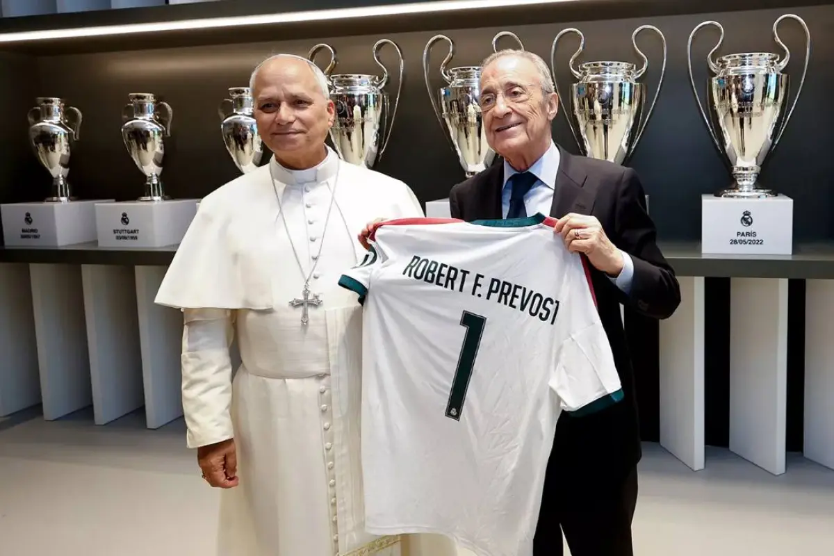 El papa León XIV visita el Santiago Bernabéu y recibe un homenaje del Real Madrid - Real Madrid C.F.
