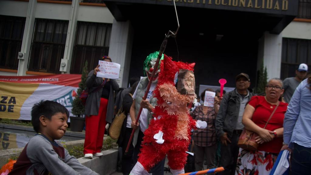 Manifestación frente a la CC por reelección de Mazariegos como rector de la Usac | Omar Solís/EU