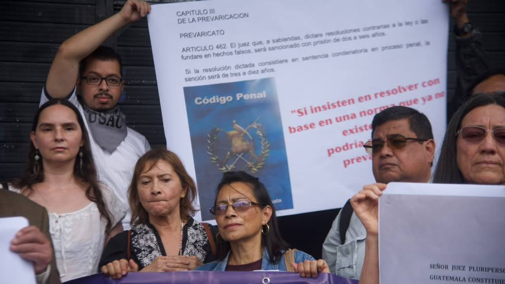 Manifestación frente a la CC por reelección de Mazariegos como rector de la Usac | Omar Solís/EU
