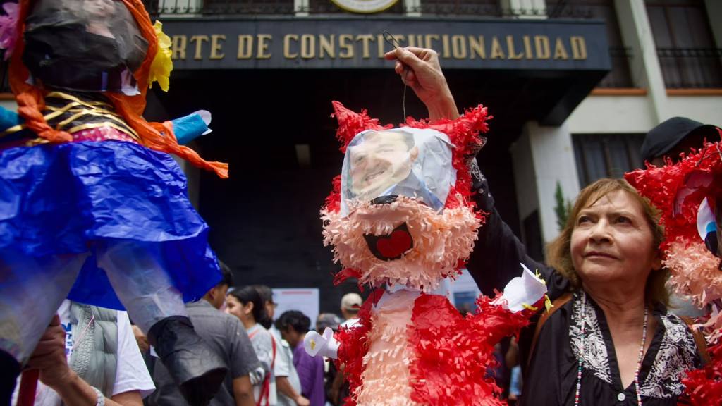 Manifestación frente a la CC por reelección de Mazariegos como rector de la Usac | Omar Solís/EU