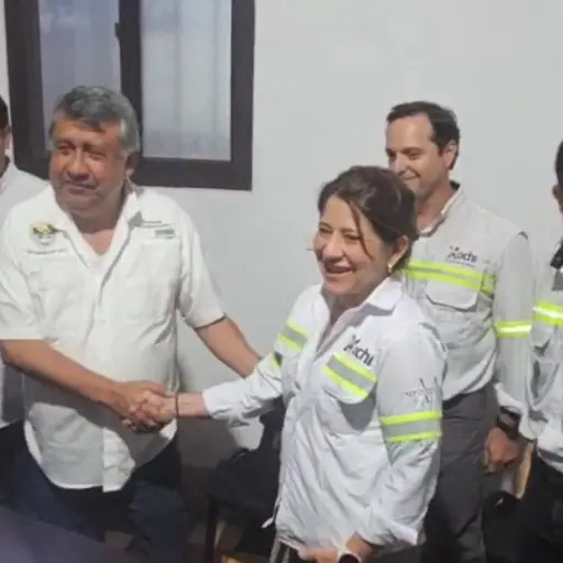 El alcalde de Mazatenango, Carlos Villagrán y representantes de Xochi. ,Captura de pantalla