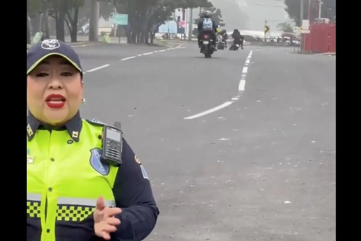 Las cámaras de la PMT de Villa Nueva captaron un accidente justo cuando se emitía un reporte vial., PMT de Villa Nueva