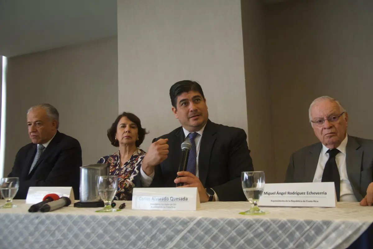 La delegación internacional que visitó Guatemala para dar seguimiento a procesos de fortalecimiento democrático., Omar Solís/Emisoras Unidas