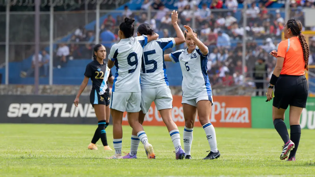 Partido amistoso entre las selecciones femeninas de Guatemala y El Salvador - La Selecta SLV