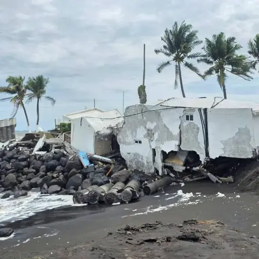 Varios inmuebles resultaron dañados en las costas de Iztapa, Escuintla.  ,Foto Ser de Iztapa