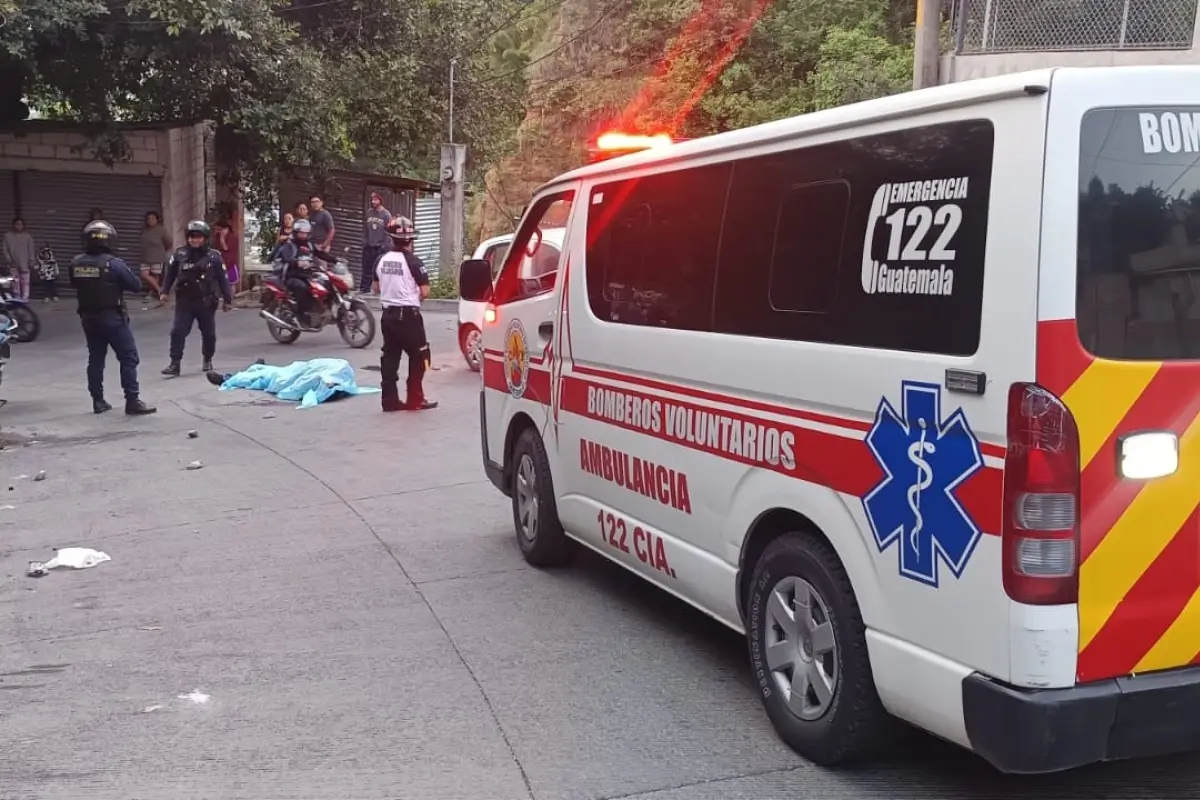 Motorista fallecido tras ataque armado en colonia Santa Marta II, Chinautla., Bomberos Voluntarios