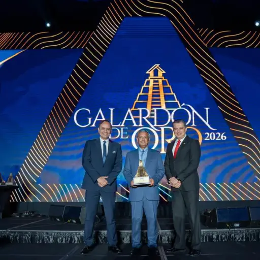Galardón de oro para Banrural  ,Cortesía