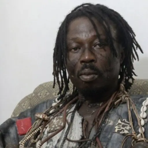 Nana Kwaku Bonsam. ,Redes sociales. 