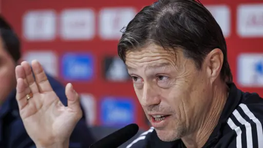 Almeyda critica las pausas en el Mundial: El futbol se convierte en otro deporte.