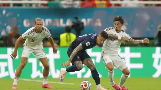 España termina con dos lesionados tras el partido ante Uruguay