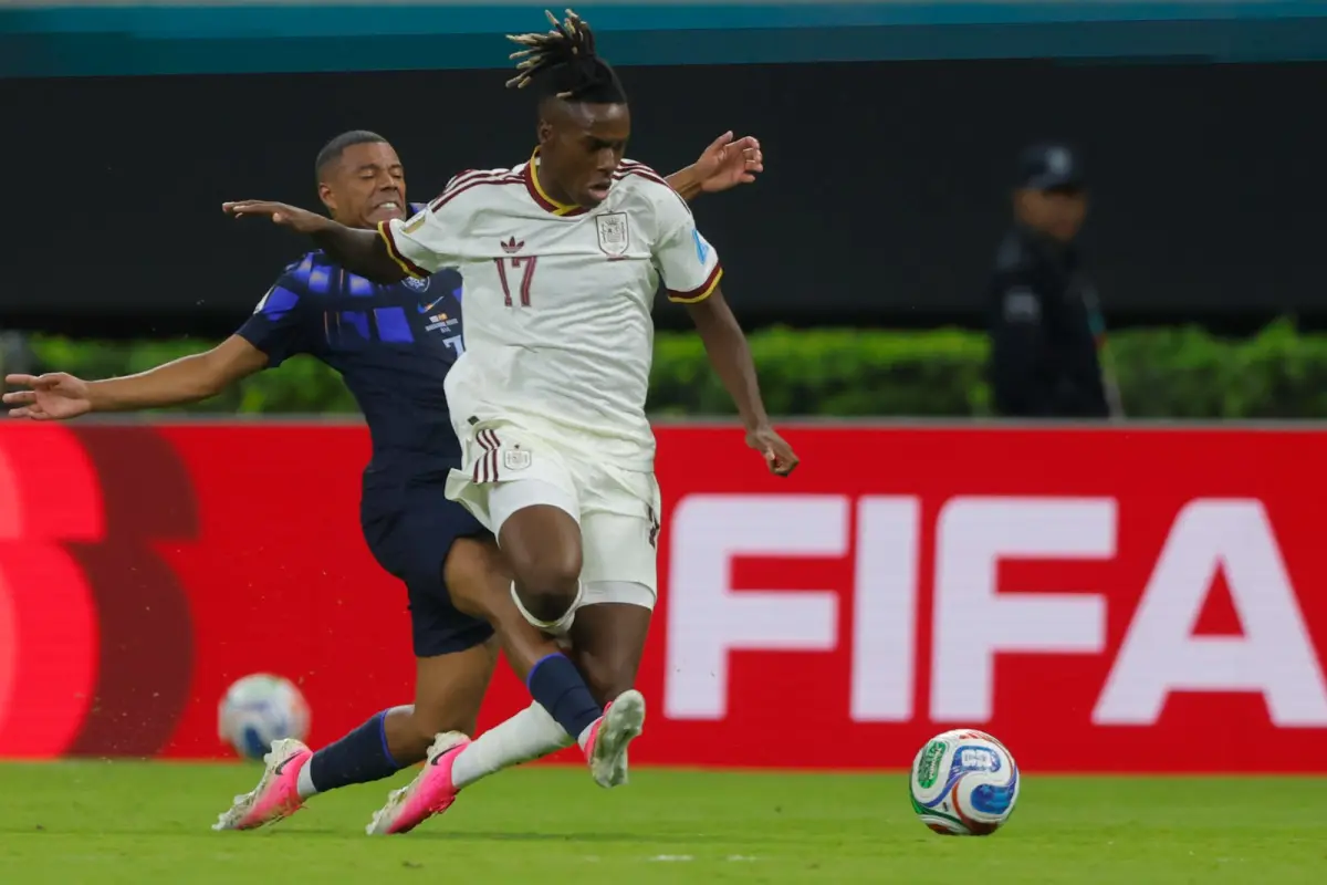 Nico Williams en la acción contra Uruguay en la que se lesionó, Agencia EFE