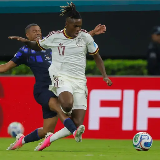 Nico Williams en la acción contra Uruguay en la que se lesionó ,Agencia EFE