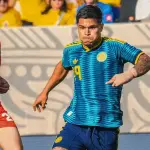 El Cucho Hernández conoce por primera vez a su bebé antes del duelo entre Colombia y Portugalt
