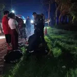 El cadáver fue hallado a un costado de la carretera en Escuintla. ,Bomberos Municipales Departamentales