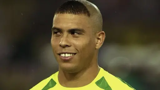 Guatemalteco sorprende con su increíble parecido al Ronaldo de 2002 en plena fiesta mundialista