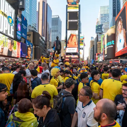 Aficionados de Ecuador se reúnen en Times Square en Nueva York ,EFE
