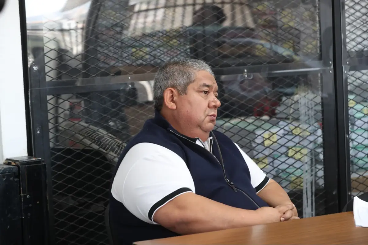 Luis Gómez, ex vicepresidente de la Asociación de Empresarios de Autobuses Urbanos (AEAU), en audiencia en el Juzgado de Extinción de Dominio el 25 de junio de 2026., Omar Solís/Emisoras Unidas