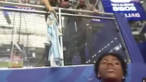 IShowSpeed rechaza camiseta de Argentina que le quiso obsequiar la esposa de Messi