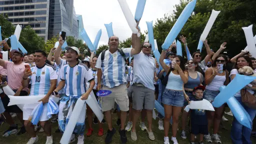 10 mil argentinos protagonizan un histórico banderazo en Dallas