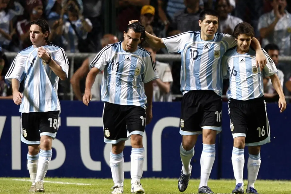 Pablo Aimar y Lionel Messi jugaron juntos en la selección de Argentina , FIFA