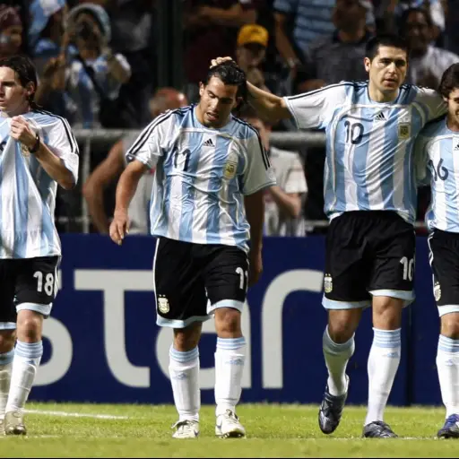 Pablo Aimar y Lionel Messi jugaron juntos en la selección de Argentina  ,FIFA