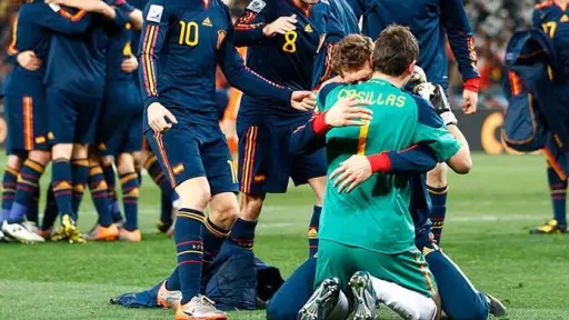 Revelan el paradero de la histórica camiseta de Casillas