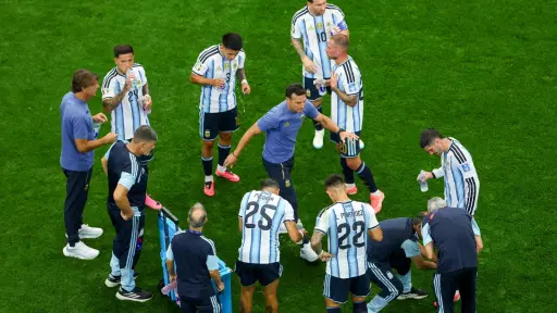 Infantino responde a críticas y defiende las pausas de hidratación