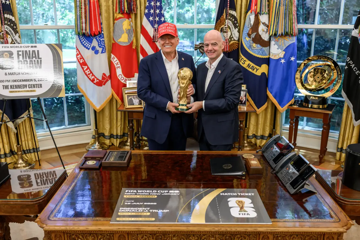 Trump junto con el presidente de la FIFA en la Casa Blanca, @WhiteHouse