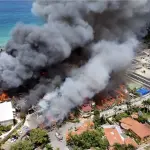 Voraz incendio arrasa con lujoso hotel en República Dominicanat