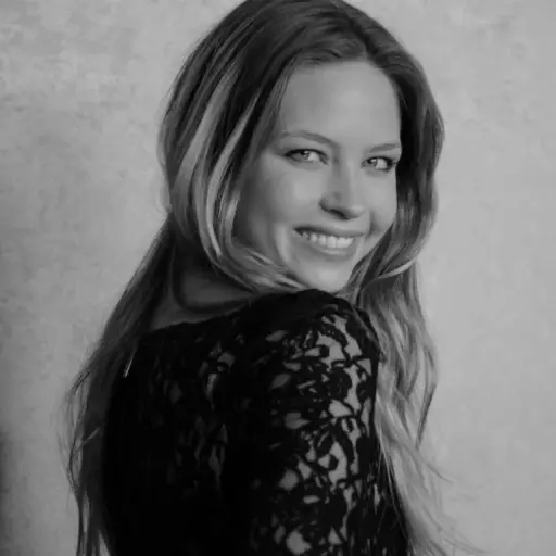 Daveigh Chase. ,Redes sociales. 