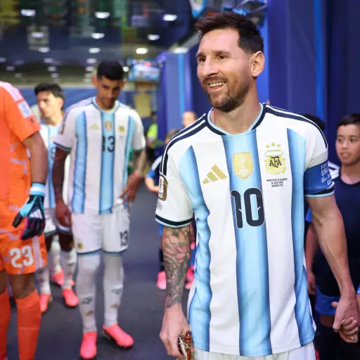 Messi, el de más parches del Mundial 2026 ,AFA
